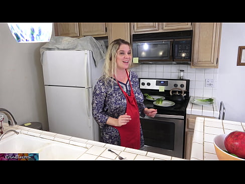 ❤️ A madrasta o ordenha na cozinha antes de sua data Porno bonito em pt-br.desixxxtube.ru ️❤